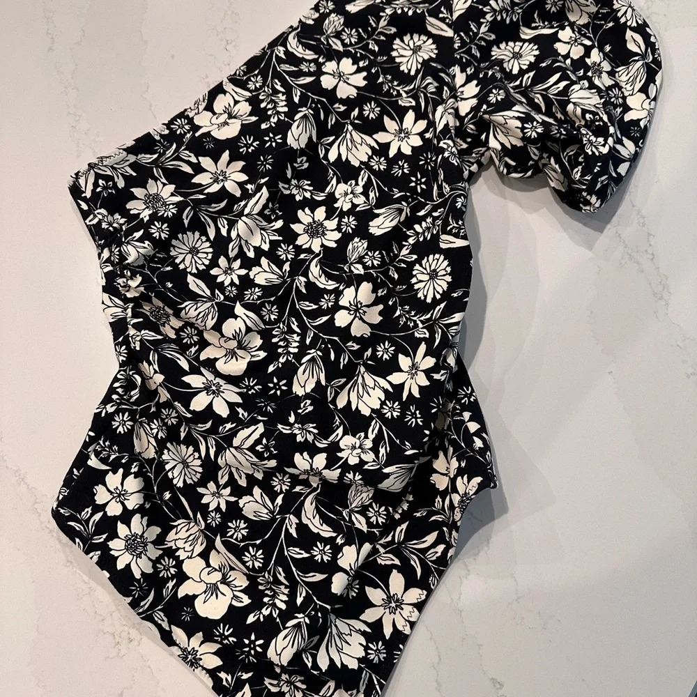 NWT Free People Floral One Shoulder Puff Sleeve Black & White Bodysuit (Size XS) - Picture 5 of 9